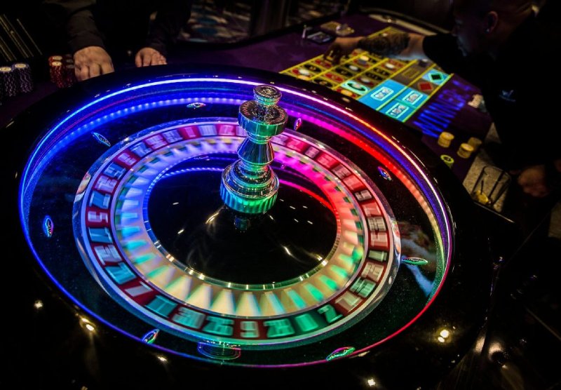 Có nhiều hình thức Roulette đặt cược khác nhau bao gồm cược trong và cược ngoài